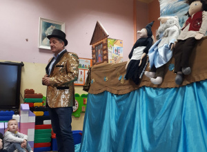 Wizyta Teatru lalaek Pinokio w naszym przedszkolu- „Przygody Janka, Dziadka Mroza i złej Czarownicy”.