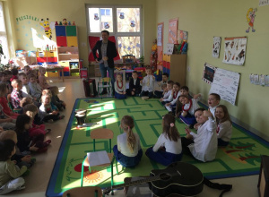 Spotkanie z muzyką w oddziale przedszkolnym w S.P. nr 8